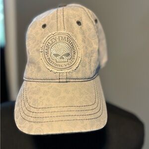 Harley-Davidson Light Gray Skull Cap